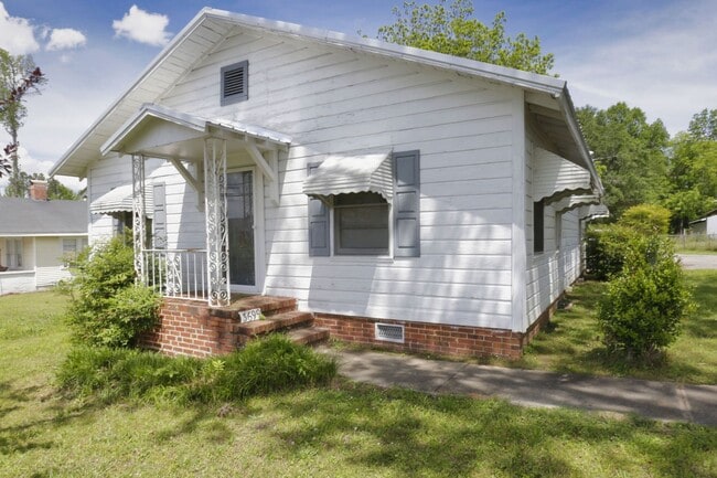 property at 3699 AL-77
