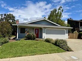 213 Vía Lantana in Aptos, CA - Building Photo