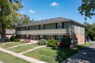 Broadmoor Apartments in Trotwood, OH - Foto de edificio - Building Photo