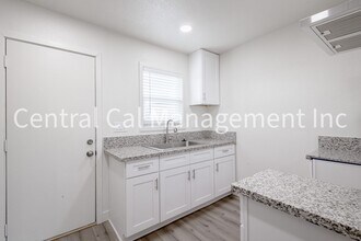 1244 Virginia Ave in Bakersfield, CA - Building Photo - Building Photo