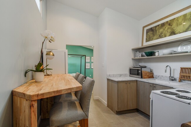 305 Nashville Ave, Unit 305 Nashville Ave Apt 1 in New Orleans, LA - Building Photo - Building Photo
