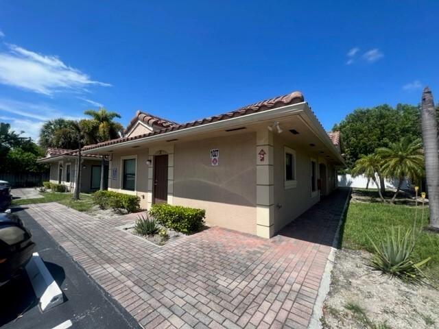 1025 NE 10th Ave in Fort Lauderdale, FL - Foto de edificio