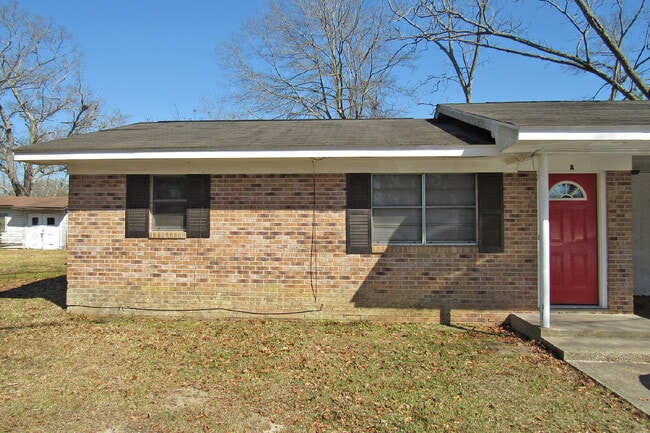 8610 Figland Ave in Pensacola, FL - Building Photo - Building Photo