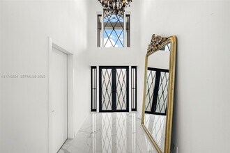 3251 NE 164th St in North Miami Beach, FL - Building Photo - Building Photo