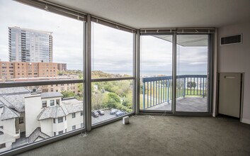 1660 N Prospect Ave, Unit 7 in Milwaukee, WI - Foto de edificio - Building Photo