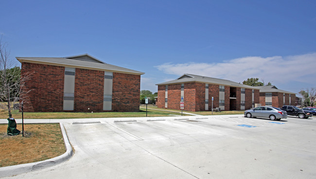 Lakeview Court Apartments in Little Elm, TX - Building Photo - Building Photo