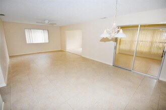 3961 Ashwood Ln in Sarasota, FL - Building Photo - Building Photo