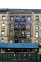 394 Manhattan Ave in New York, NY - Building Photo