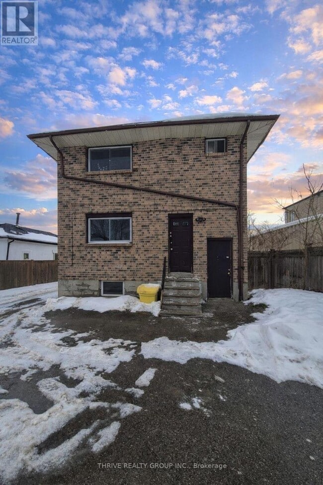 property at 184 Simcoe St