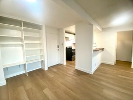 21801 Roscoe Blvd in Los Angeles, CA - Building Photo