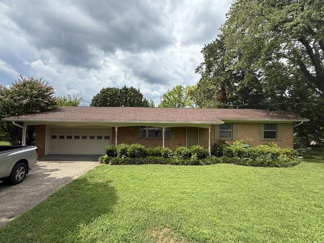 property at 1625 Green Hills Dr