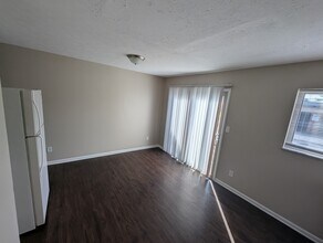 4889 Nugent Dr in Columbus, OH - Building Photo - Building Photo