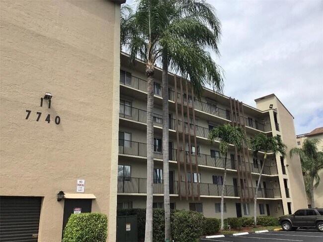 7740 NW 50th St in Lauderhill, FL - Building Photo - Building Photo