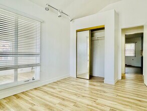 6203 Condon Ave in Windsor Hills, CA - Foto de edificio - Building Photo