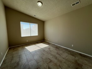 2435 Sorral Way SW in Albuquerque, NM - Building Photo - Building Photo