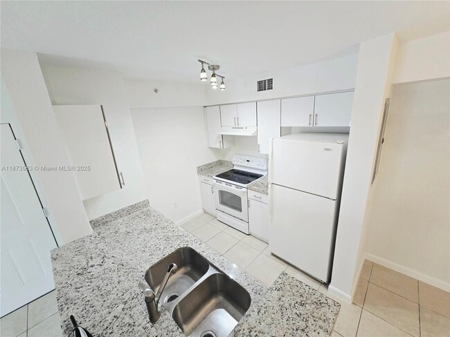 15410 SW 284th St in Homestead, FL - Building Photo - Building Photo