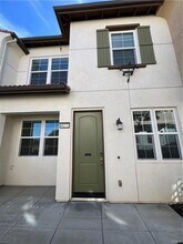 40272 Calle Real in Murrieta, CA - Foto de edificio - Building Photo