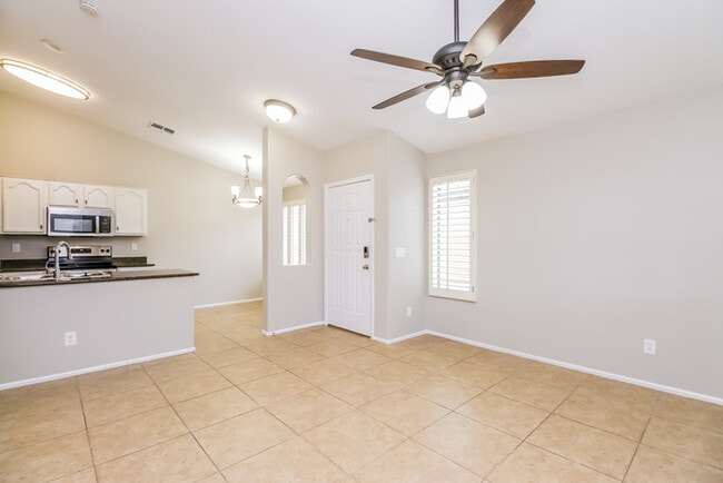 882 E Taylor Trail in San Tan Valley, AZ - Building Photo - Building Photo
