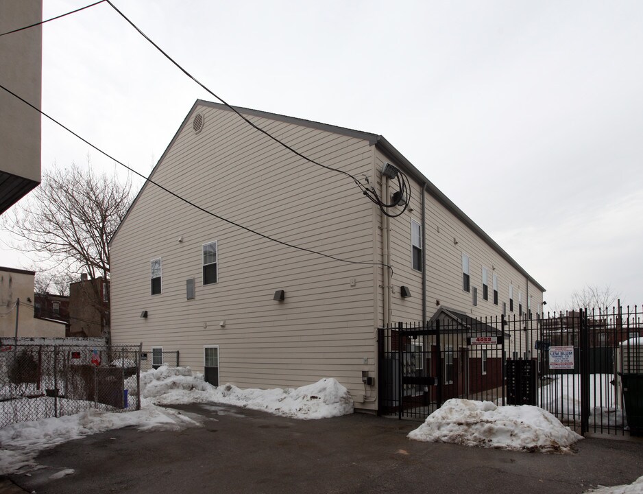 Powelton Gardens in Philadelphia, PA - Building Photo