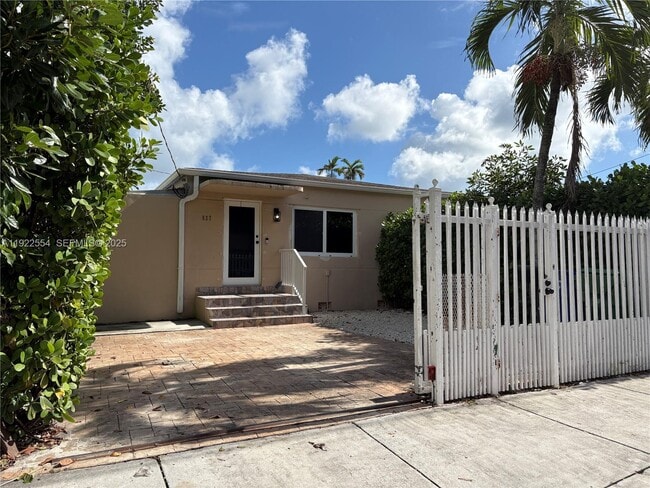 527 SW 9th Ave in Miami, FL - Building Photo - Building Photo