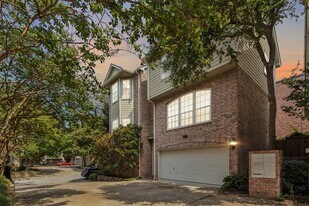 2704 Welborn St in Dallas, TX - Building Photo