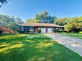 15013 E 46th St S in Independence, MO - Building Photo