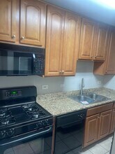 902 W Alleghany Dr in Arlington Heights, IL - Building Photo - Building Photo