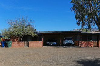 Hazen Townhomes in Tucson, AZ - Building Photo - Building Photo