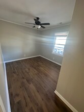 123 S Sam Davis Ave in Pulaski, TN - Foto de edificio - Building Photo