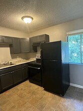Room in Condo on Alamance Church Rd in Greensboro, NC - Building Photo - Building Photo