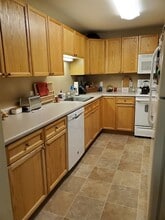 4 Crestview Cir, Unit 101 in Londonderry, NH - Building Photo - Building Photo