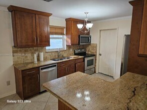 19730 NE 10th Ct in Miami, FL - Building Photo - Building Photo