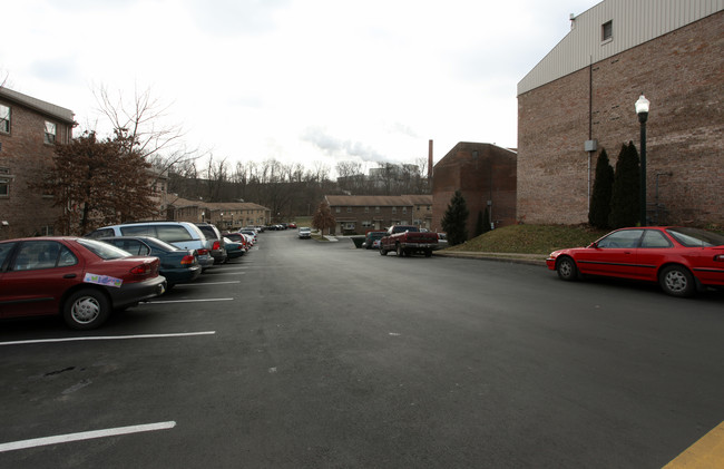 Ivey Lane Apartments in Harrisburg, PA - Building Photo - Building Photo