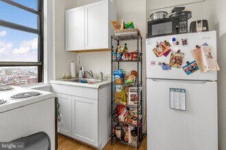 1324 Locust St in Philadelphia, PA - Foto de edificio - Building Photo