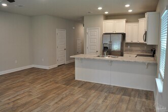6060 Royal Port Ct in Bellview, FL - Building Photo - Building Photo