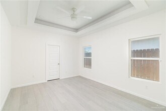 1505 E Encino Ave in Pharr, TX - Foto de edificio - Building Photo