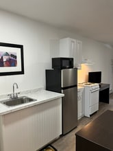 45 Gage Rd, Unit 104 in Lake George, NY - Foto de edificio - Building Photo