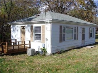 4446 N Brighton Ave in Kansas City, MO - Building Photo