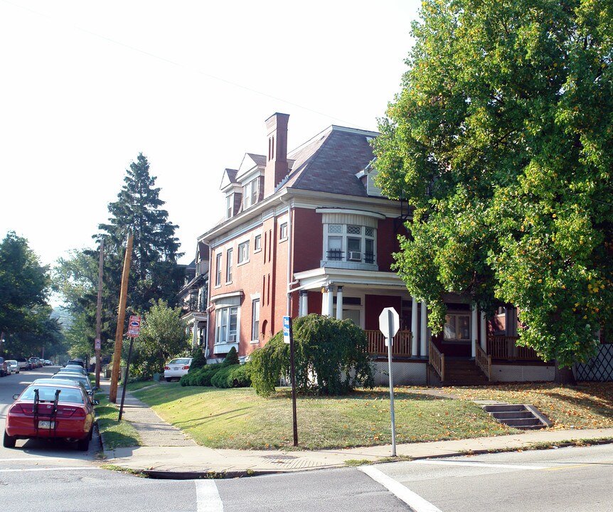 5718 Ellsworth Ave in Pittsburgh, PA - Building Photo