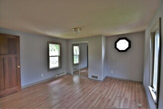 710 W 4th St in Red Wing, MN - Foto de edificio - Building Photo