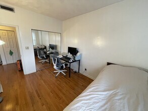 1423 Commonwealth Ave, Unit 1427 in Boston, MA - Building Photo - Building Photo