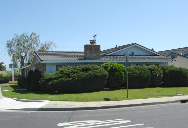 3110 Homestead Rd in Santa Clara, CA - Foto de edificio - Building Photo