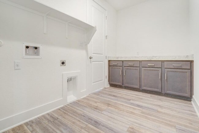 property at 1845 Donetto Dr