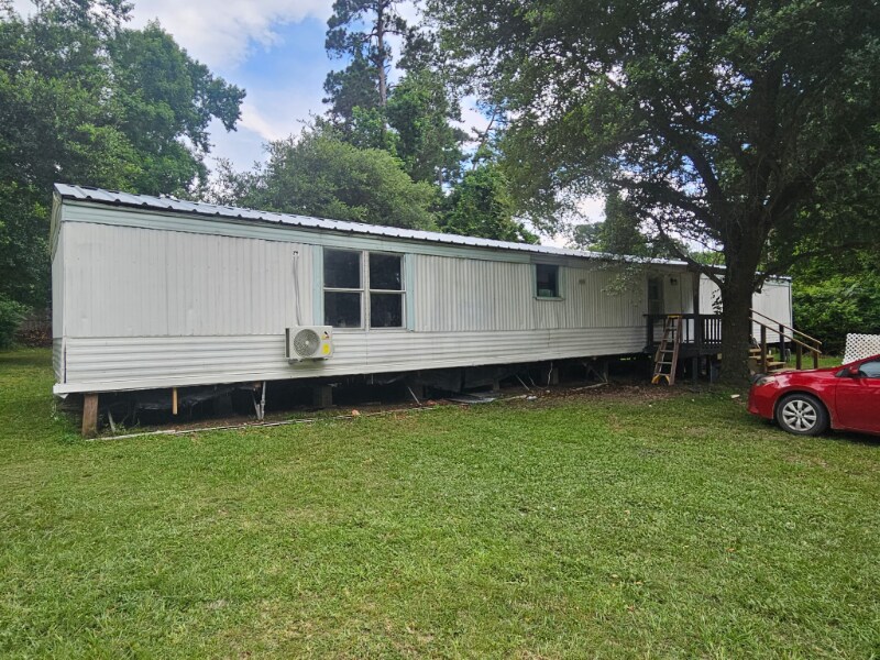 286 Holly Dr in Onalaska, TX - Building Photo