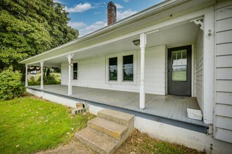 206 Old Stagecoach Rd in Jonesborough, TN - Building Photo - Building Photo