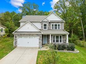 Room in House on Grace Ln, Unit Q-2133 in Charlotte, NC - Building Photo