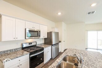 5246 Dawn Break in Saint Hedwig, TX - Building Photo - Building Photo