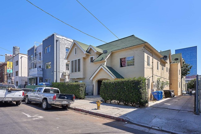 1322 Maryland St in Los Angeles, CA - Foto de edificio - Building Photo