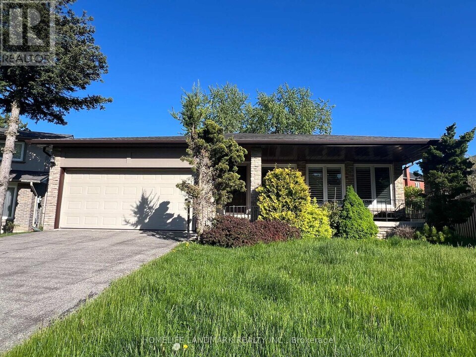 58 Liebeck Crescent in Markham, ON - Building Photo
