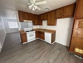 1012 E California Ave in Ridgecrest, CA - Building Photo - Building Photo